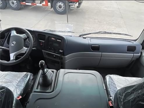 도로 군 차량 4x4 버스 6m 몸 17 좌석 떨어져 관례 디젤 엔진 170HP 힘
