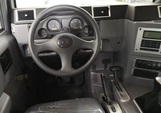 도로 군용 차량 정찰 순찰 명령 경찰차 두 배 줄 4x4 150HP 떨어져