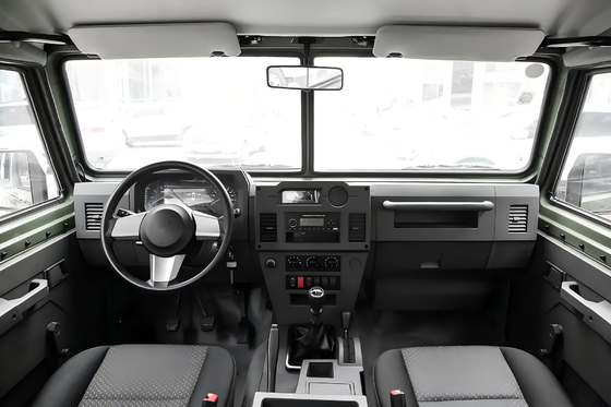 커스터마이징 오프로드 BJ2036 모델 4x4 IVECO 디젤 136hp 4WD SUV 5 좌석 지휘 자동차