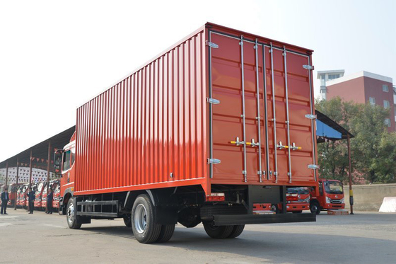 4x2 6 Wheeler 3950 밀리미터 디젤 엔진 카민즈 엔진 화물 배달 트럭 차량