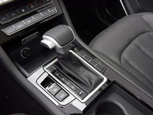 가솔린 자동 변속 장치 SUV 모노코크 바디 1.5T 156HP 엔진 전력 7 석